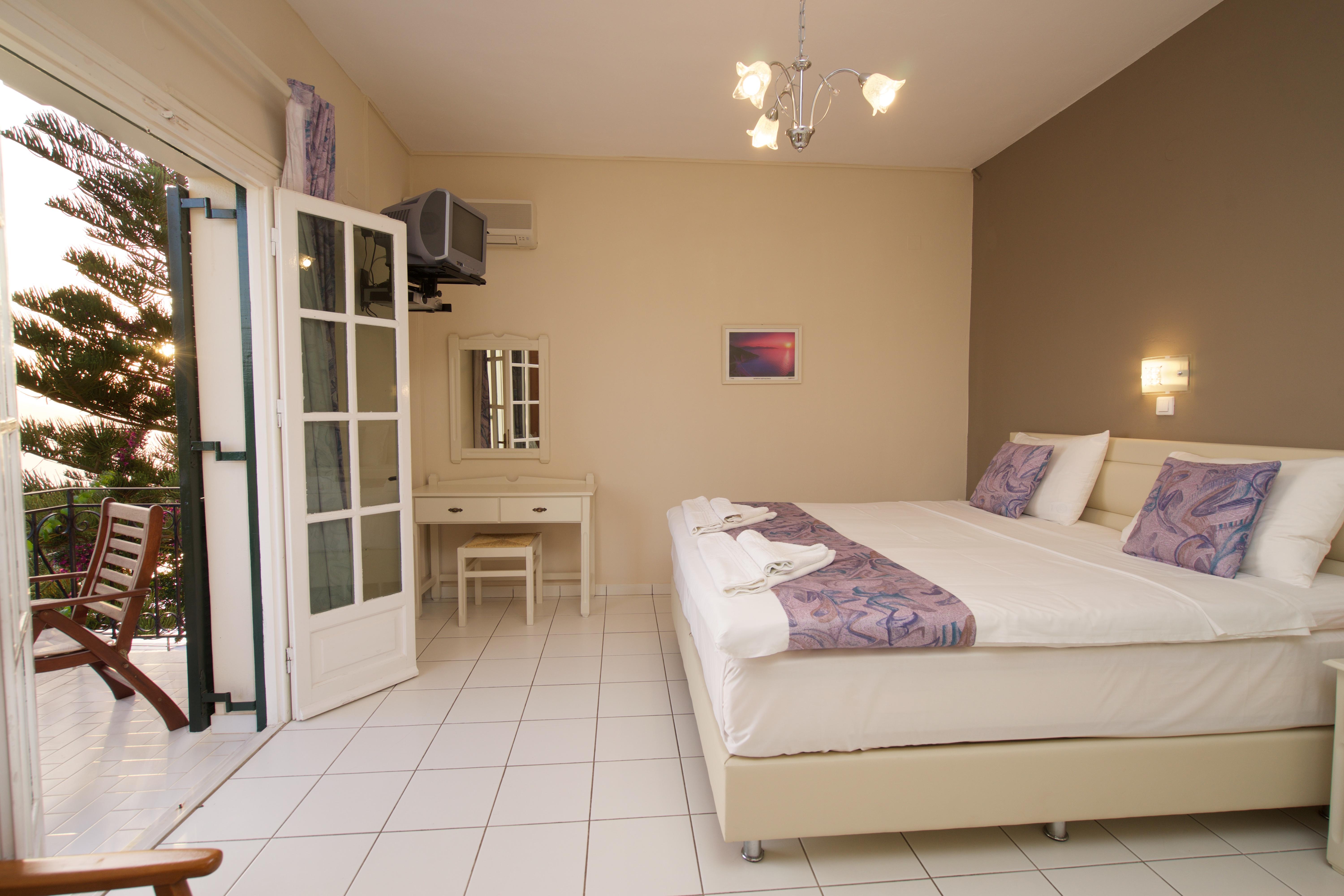 Studios Vrionis Panoramic Sunset Mesovounia  Exteriér fotografie