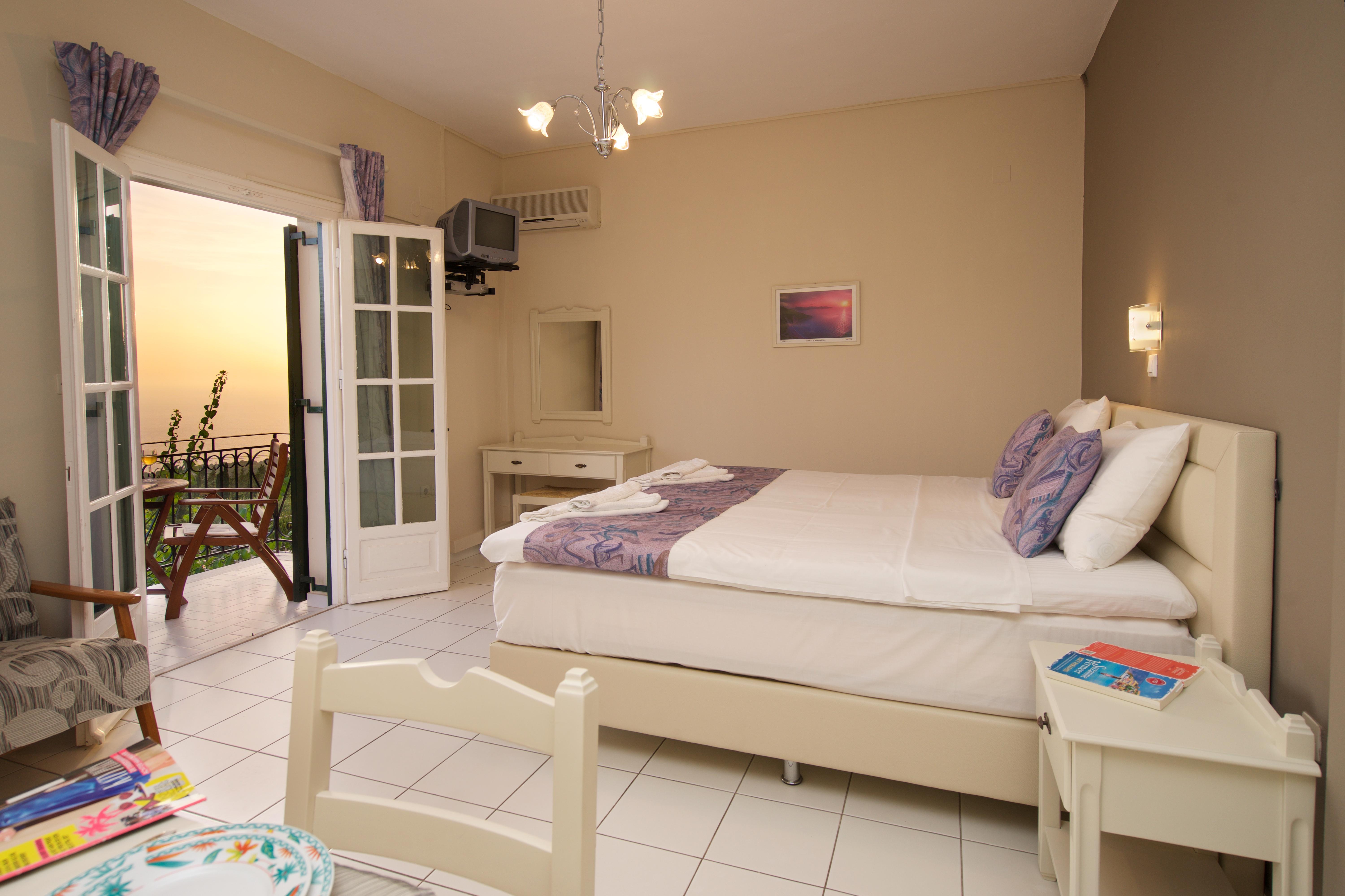 Studios Vrionis Panoramic Sunset Mesovounia  Exteriér fotografie